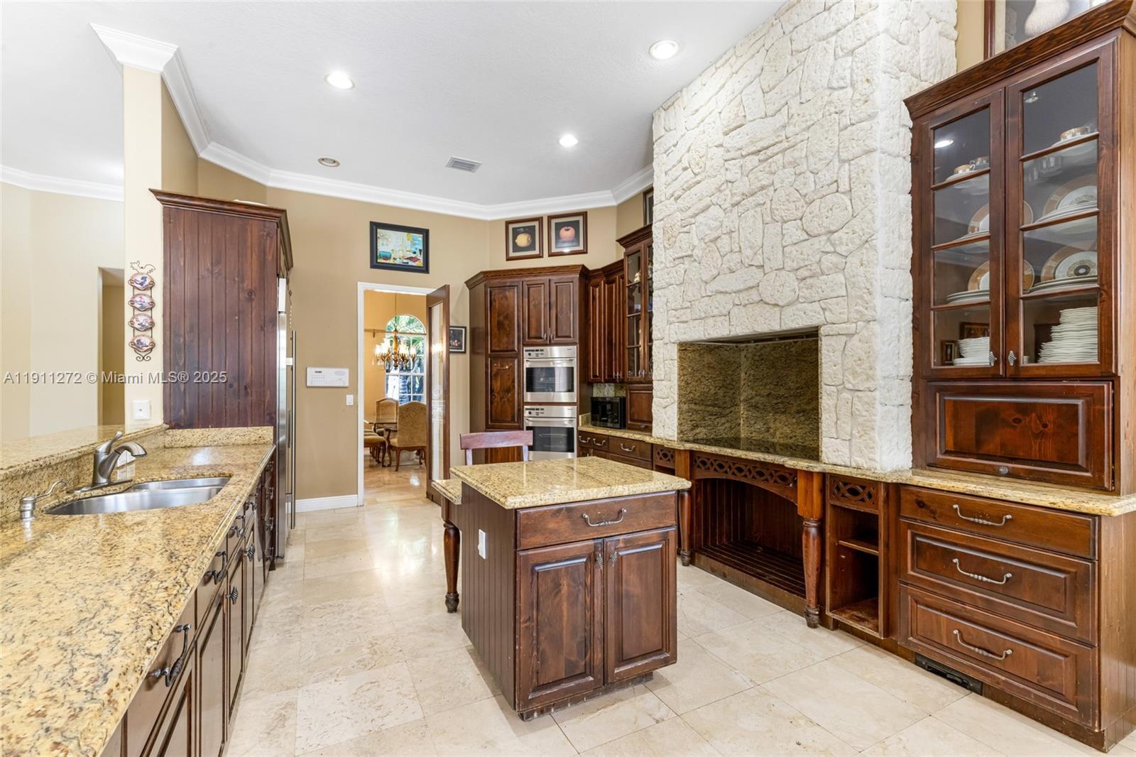 7250 SW 99th St Pinecrest, FL 33156