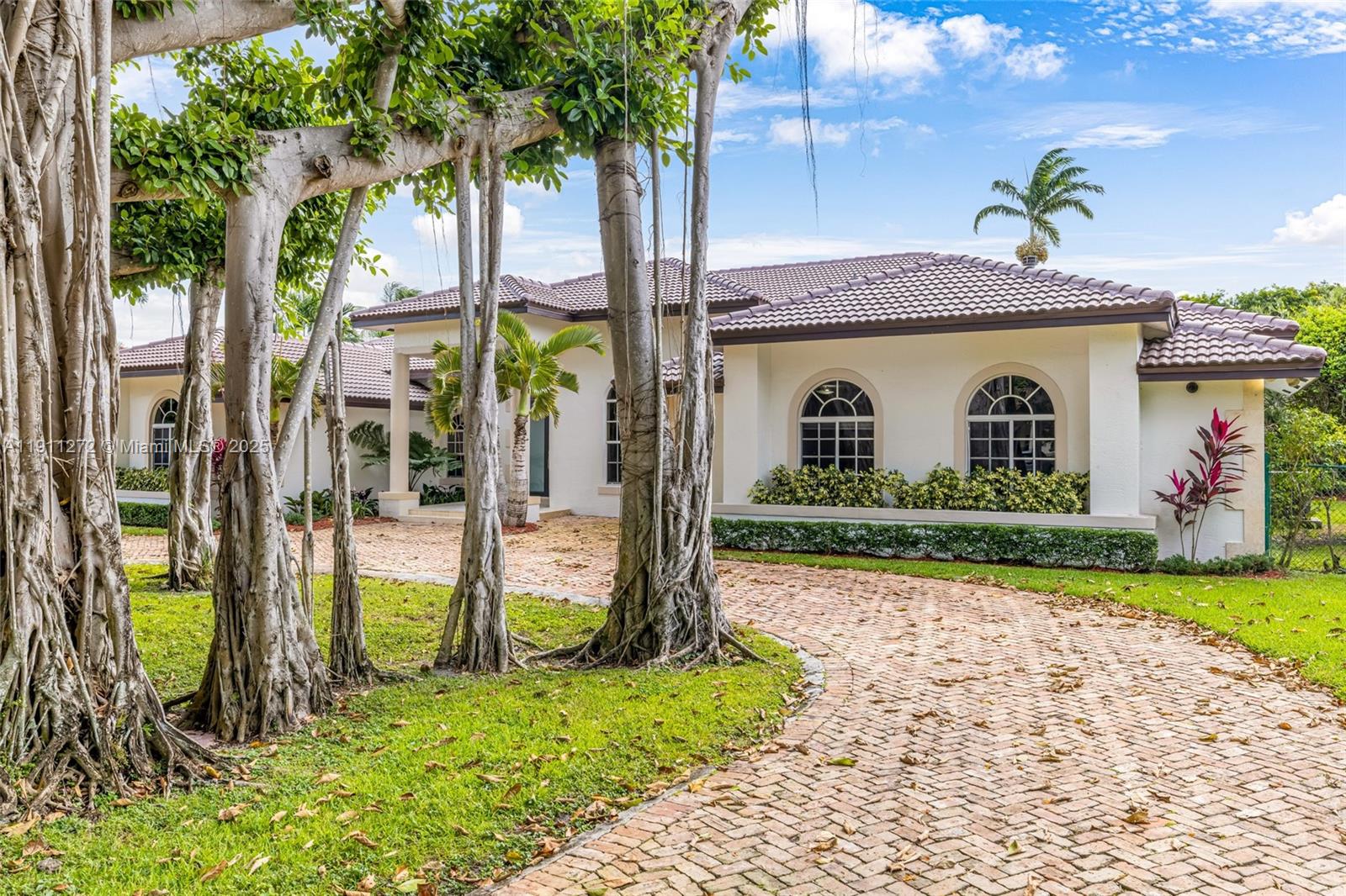 7250 SW 99th St Pinecrest, FL 33156