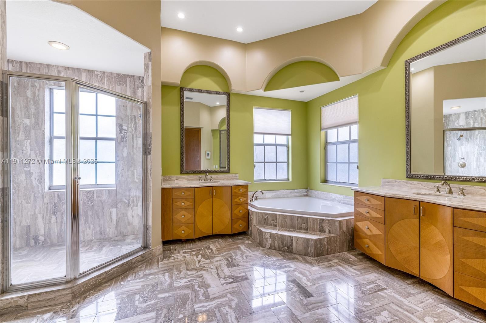 7250 SW 99th St Pinecrest, FL 33156