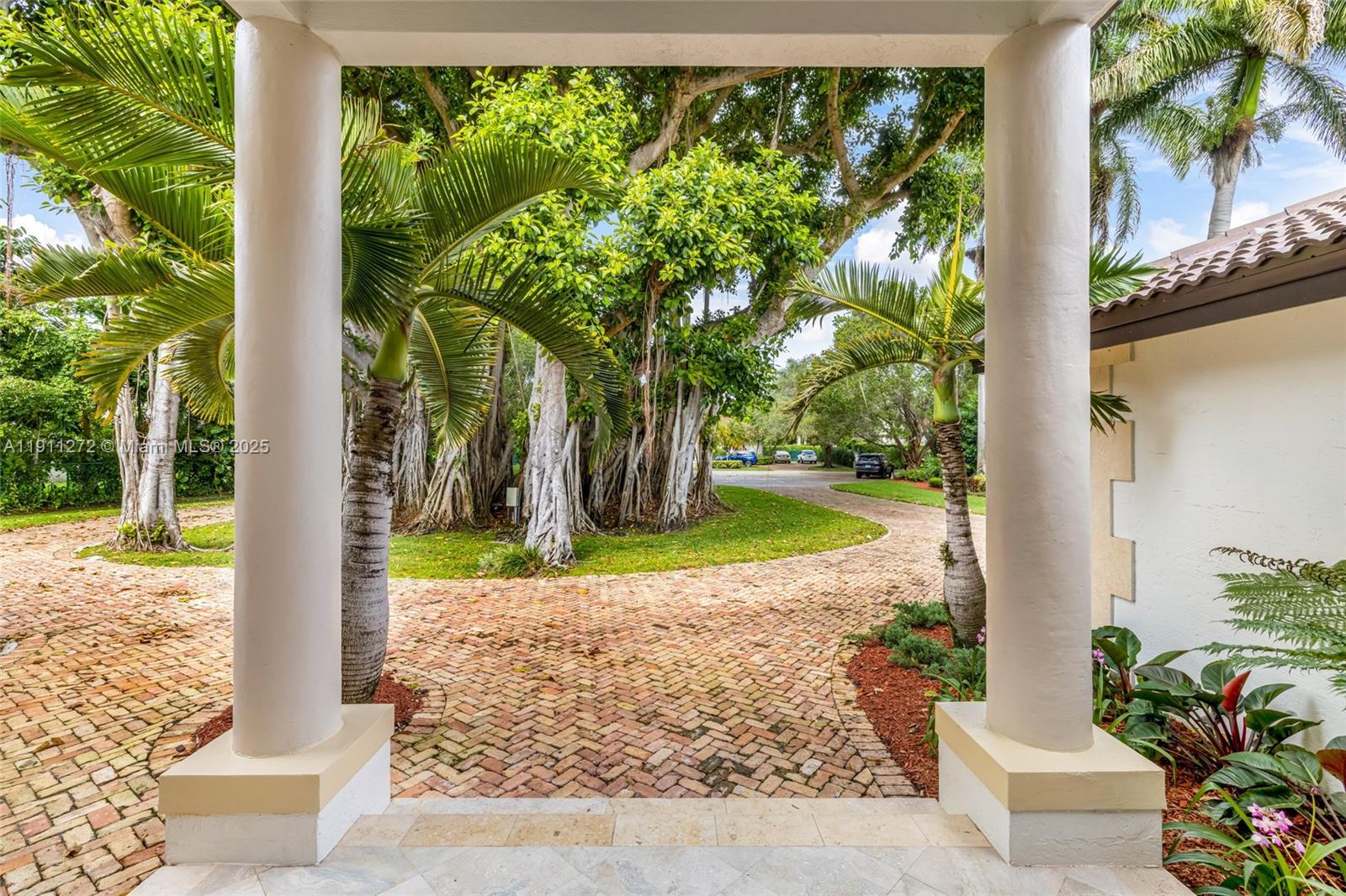 7250 SW 99th St Pinecrest, FL 33156