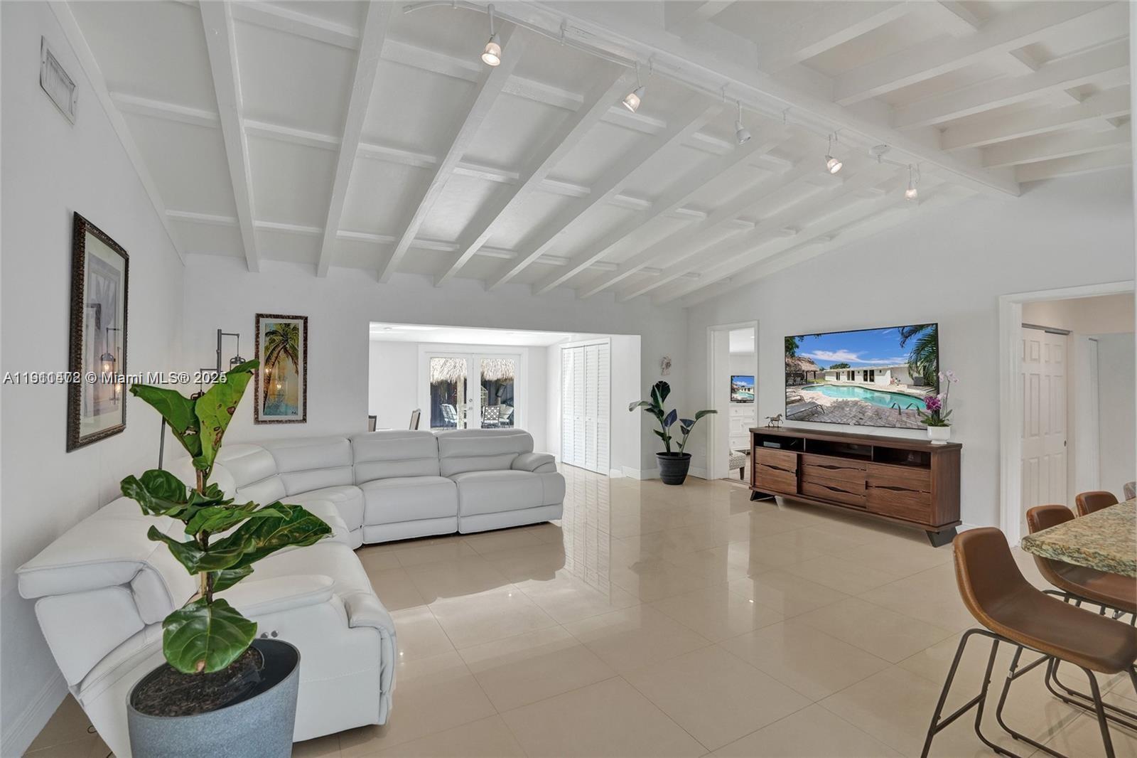 1910 N Hibiscus Dr #1910 North Miami, FL 33181