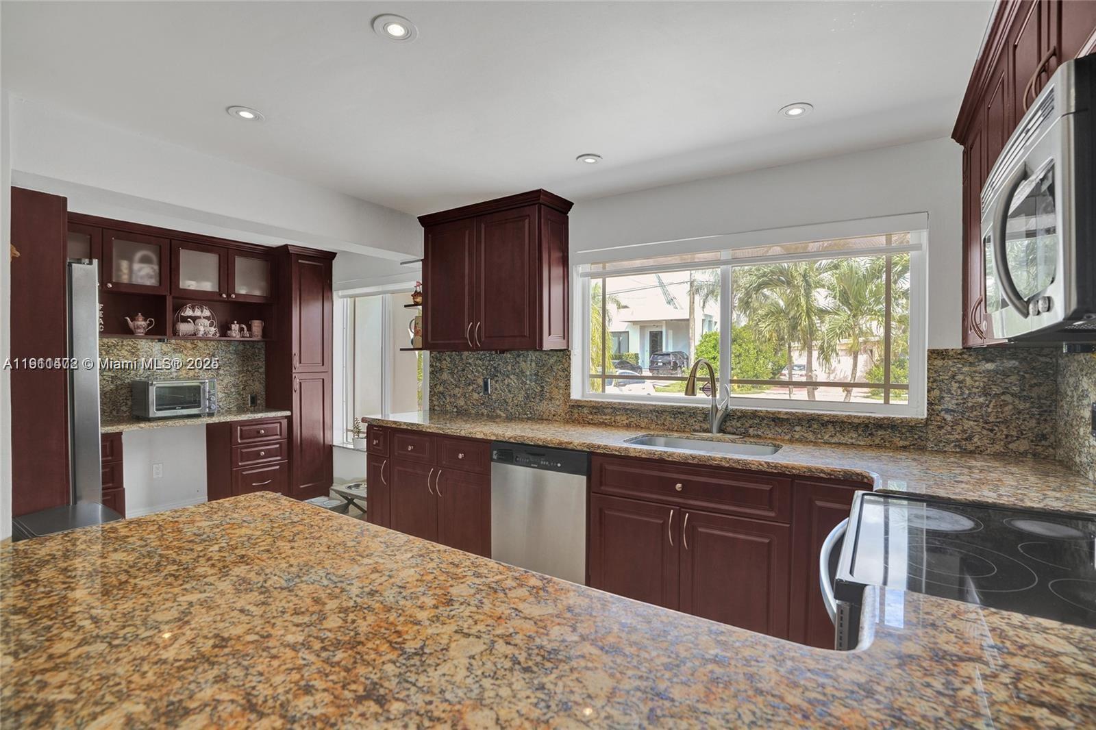 1910 N Hibiscus Dr #1910 North Miami, FL 33181