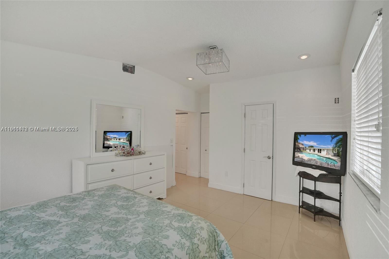 1910 N Hibiscus Dr #1910 North Miami, FL 33181