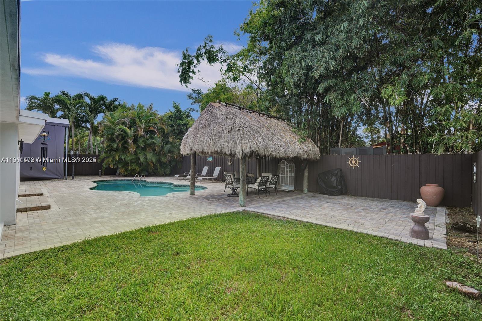 1910 N Hibiscus Dr #1910 North Miami, FL 33181