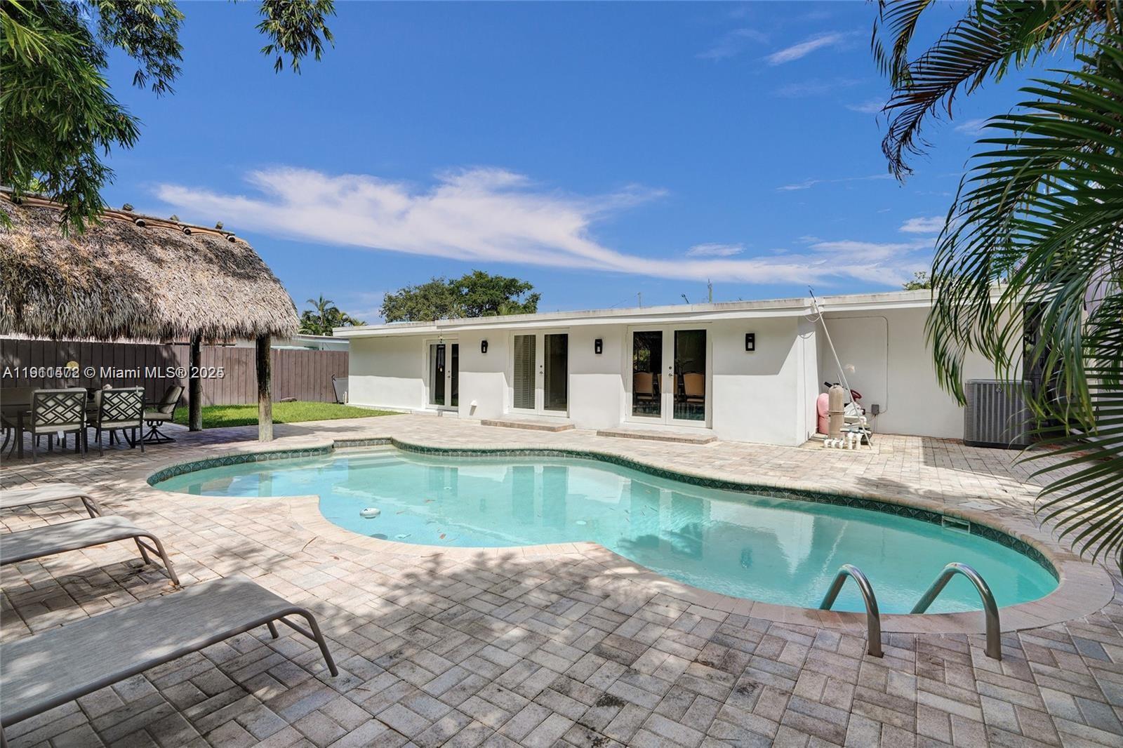 1910 N Hibiscus Dr #1910 North Miami, FL 33181