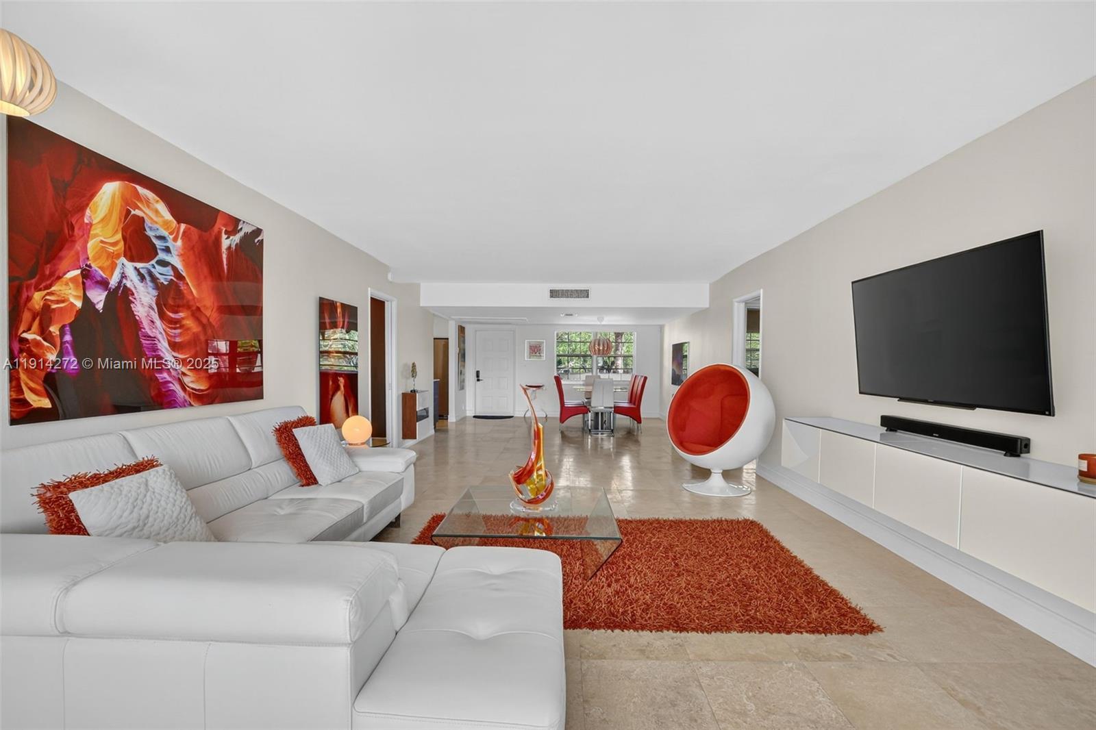 3611 Oaks Clubhouse Dr #202