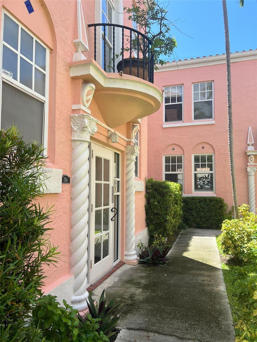 754 Meridian Ave #15