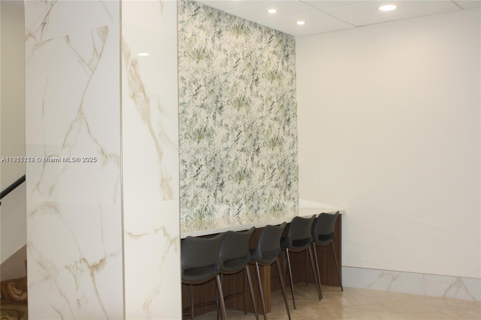 image Winston Towers 10020