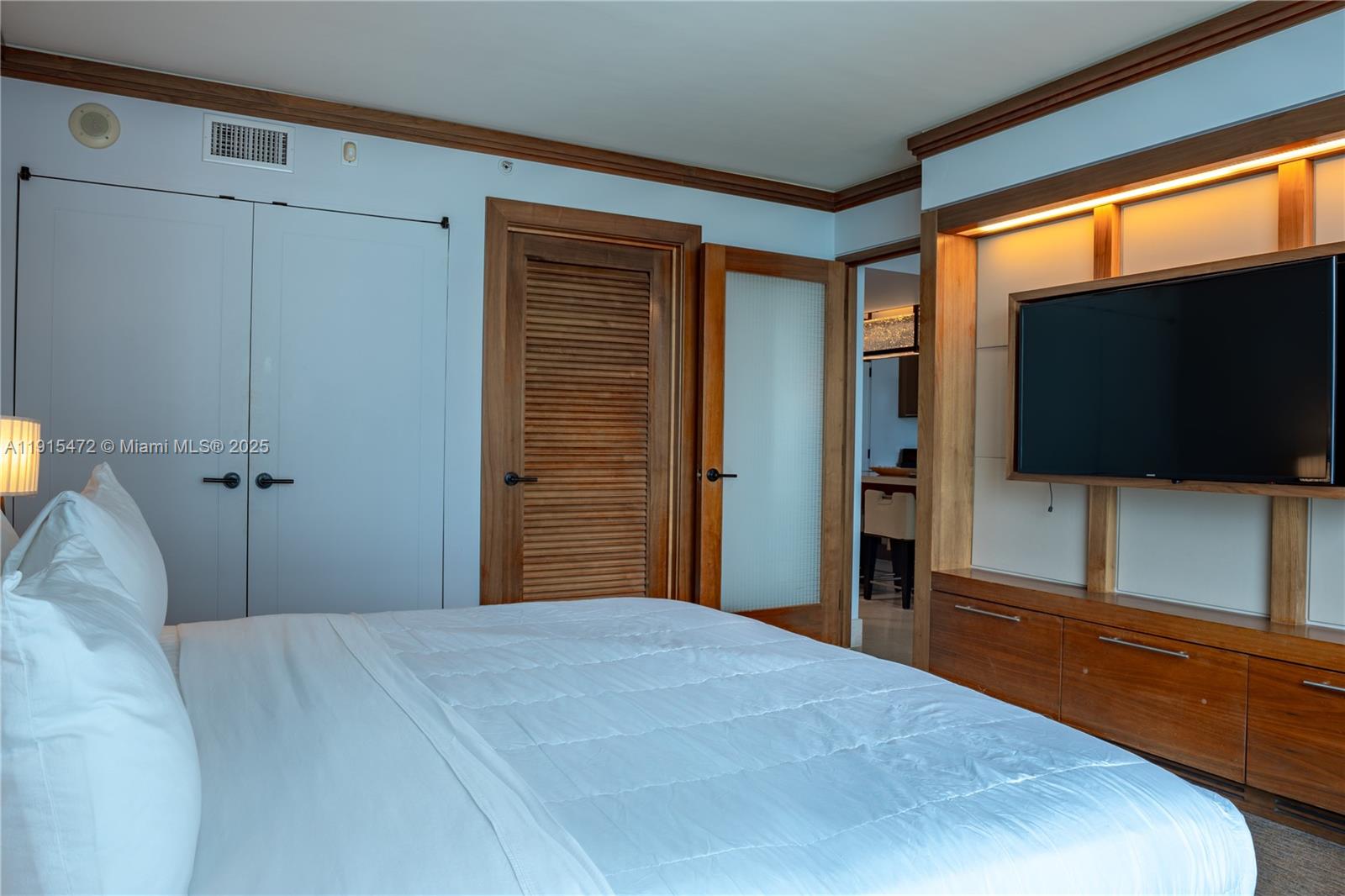 image Central Carillon Beach8