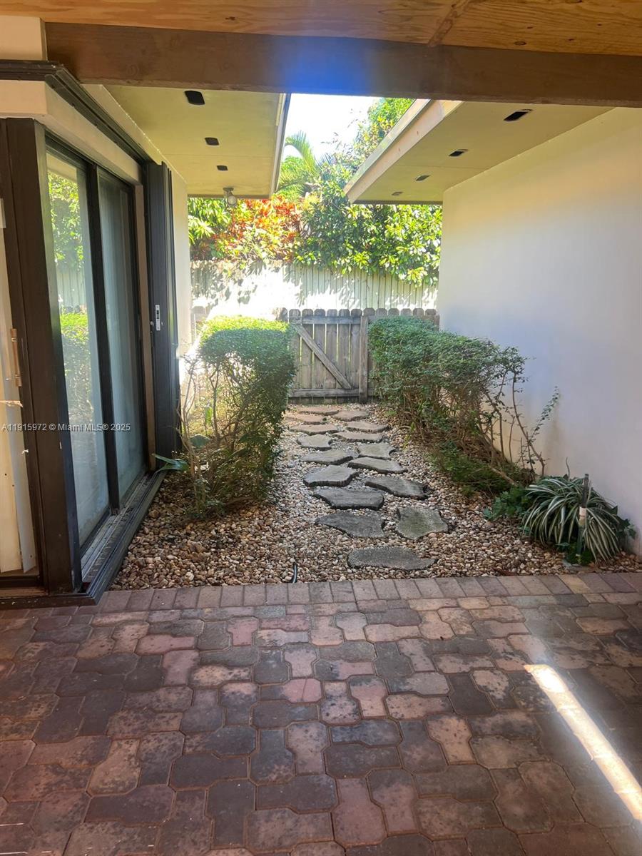 15804 SW 82nd Ct Palmetto Bay, FL 33157