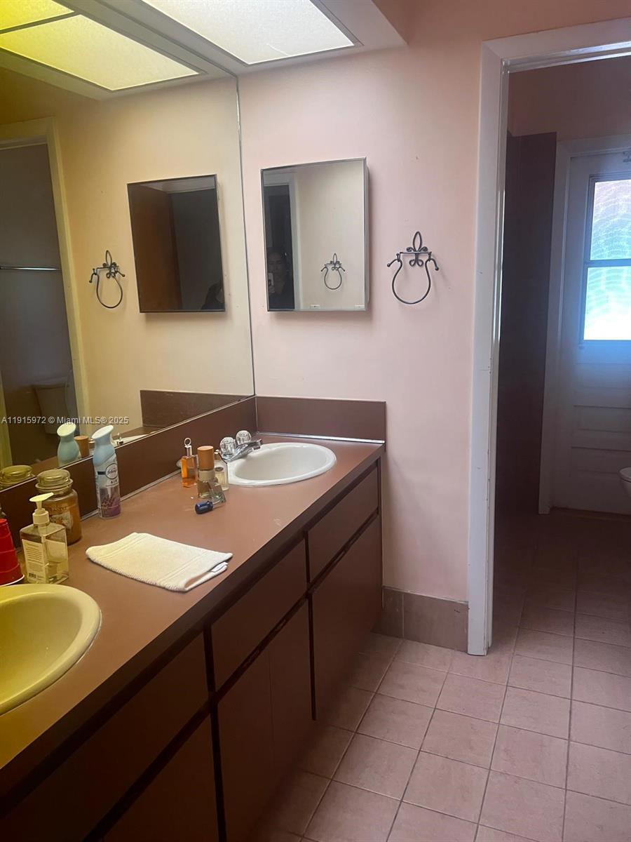 15804 SW 82nd Ct Palmetto Bay, FL 33157