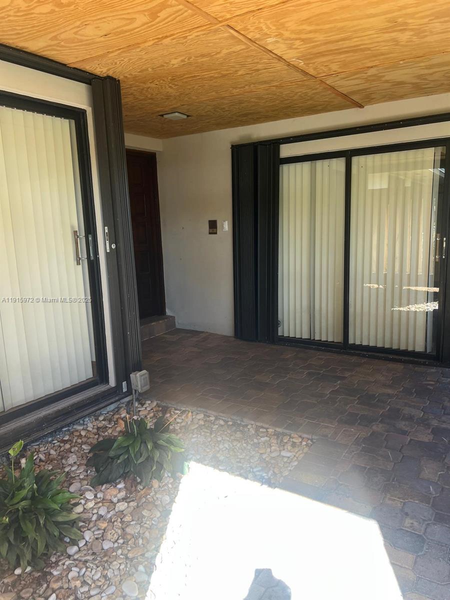 15804 SW 82nd Ct Palmetto Bay, FL 33157