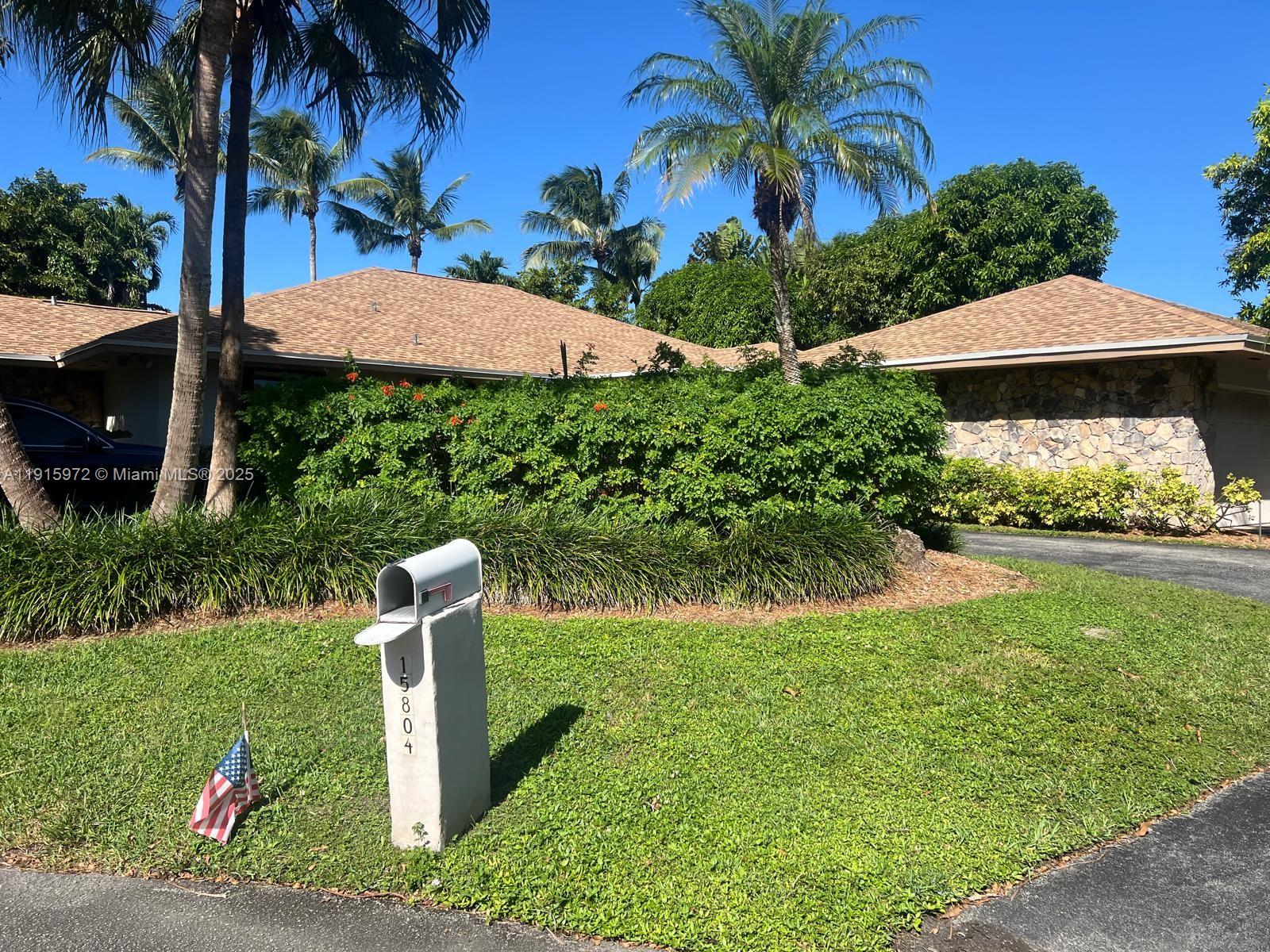 15804 SW 82nd Ct Palmetto Bay, FL 33157