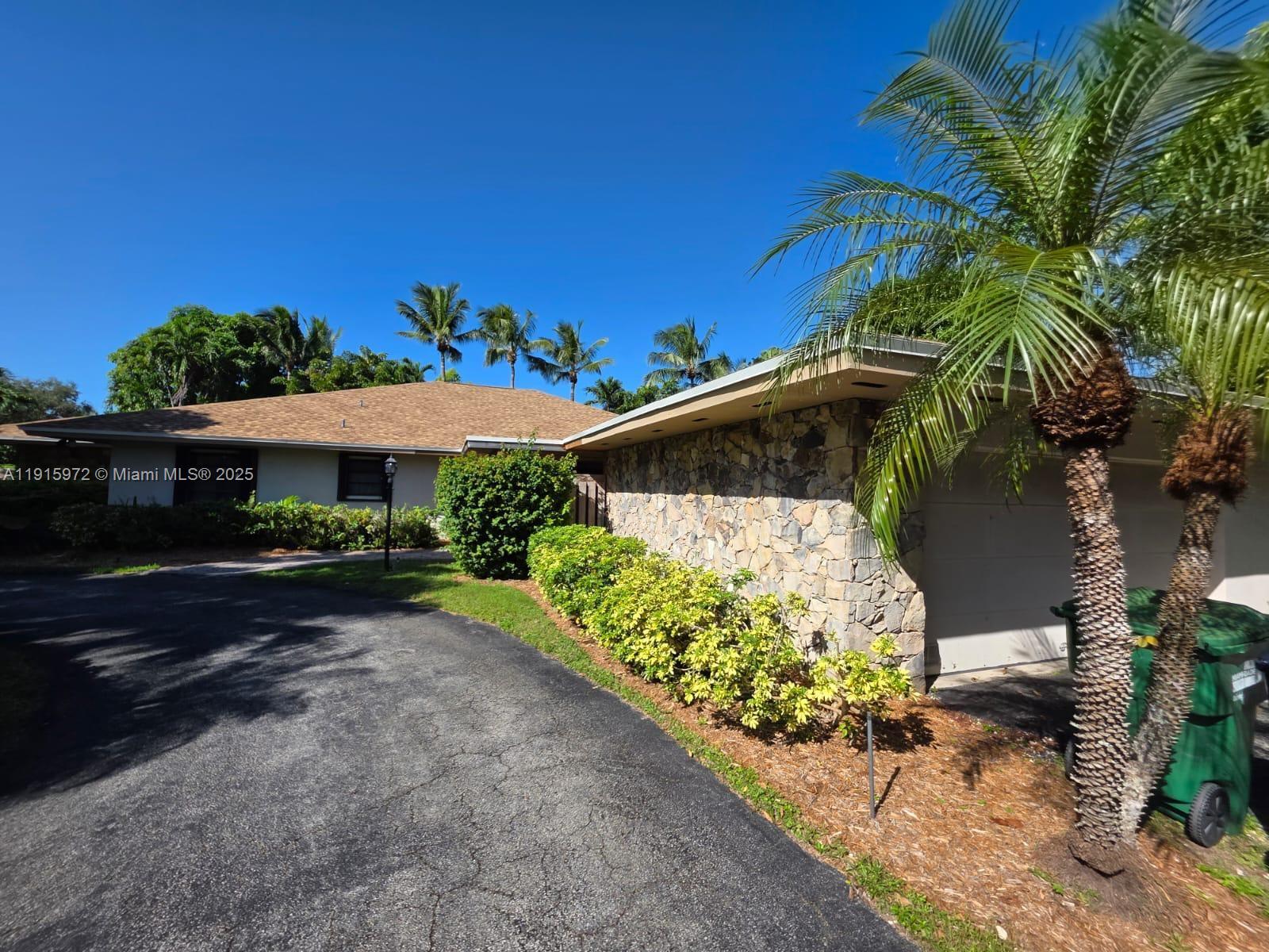 15804 SW 82nd Ct Palmetto Bay, FL 33157