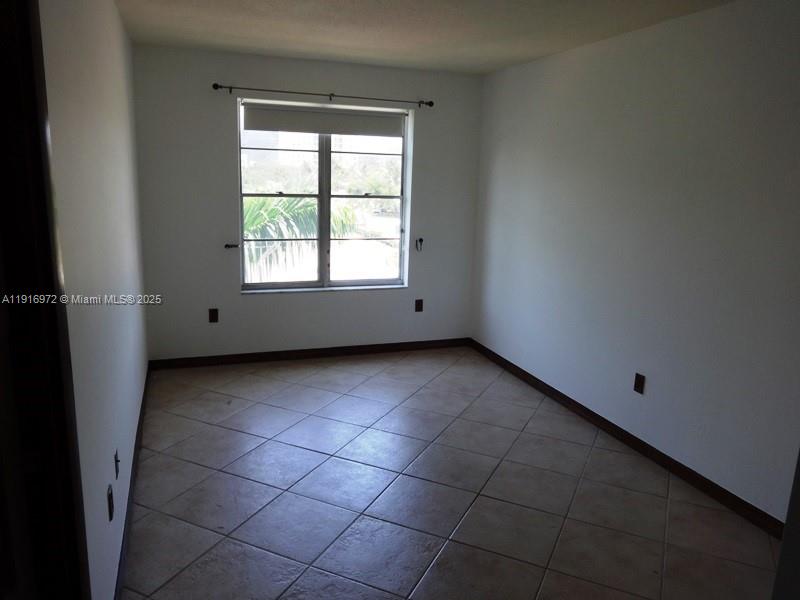 1165 98th St #403 Bay Harbor Islands, FL 33154