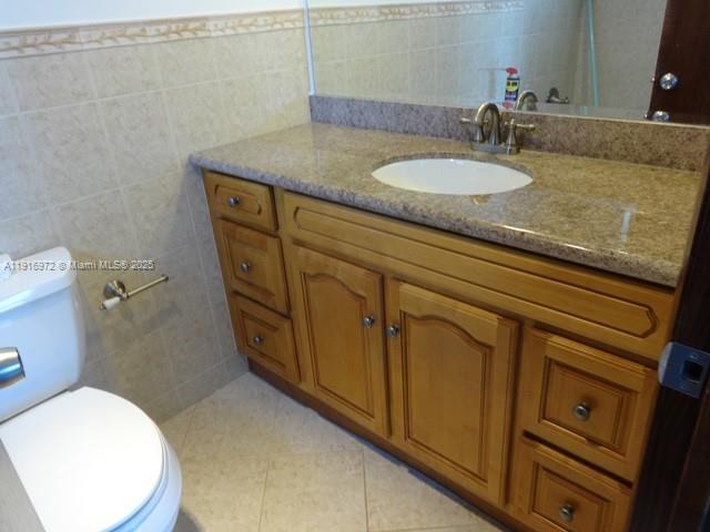 1165 98th St #403 Bay Harbor Islands, FL 33154