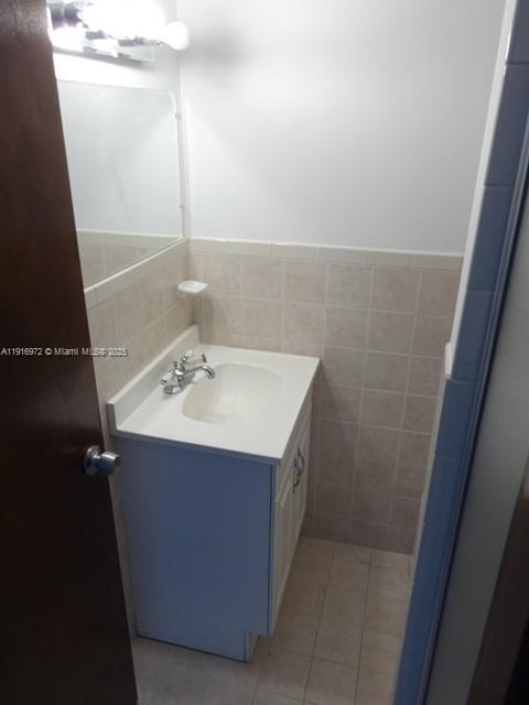 1165 98th St #403 Bay Harbor Islands, FL 33154