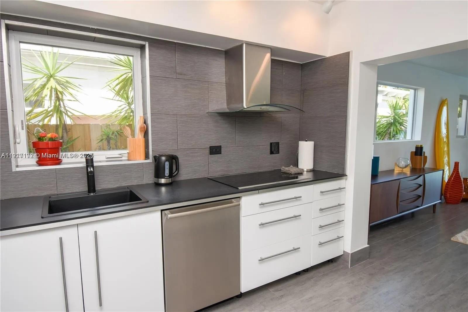 641 86th St #N/A Miami Beach, FL 33141