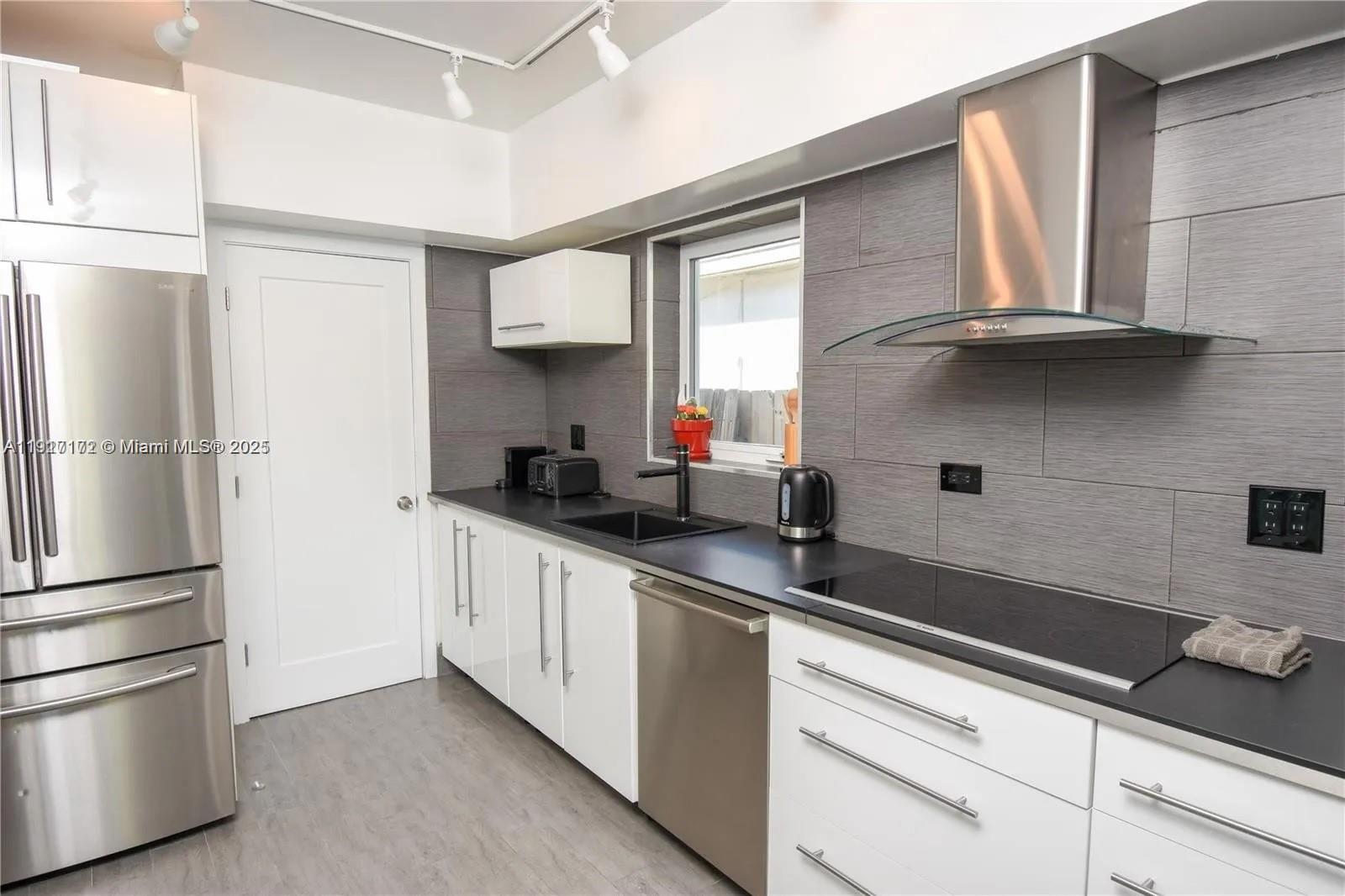 641 86th St #N/A Miami Beach, FL 33141