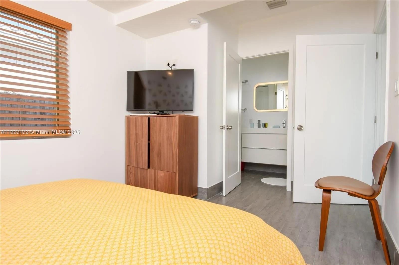 641 86th St #N/A Miami Beach, FL 33141