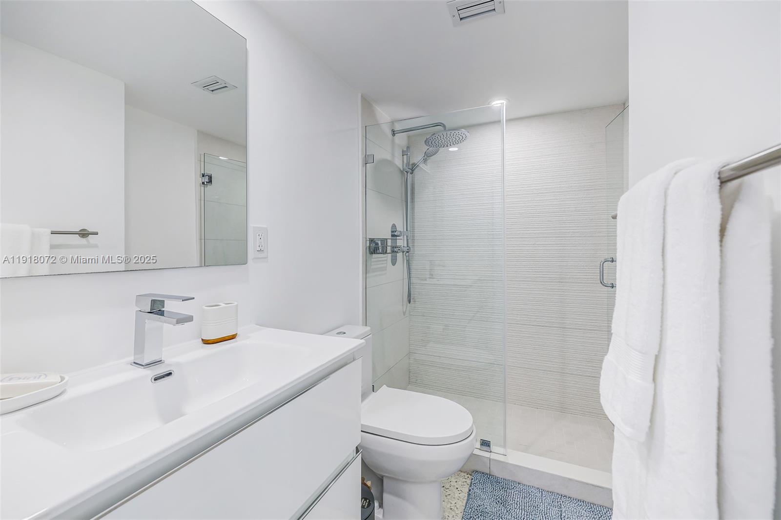 image Brickell Place I7