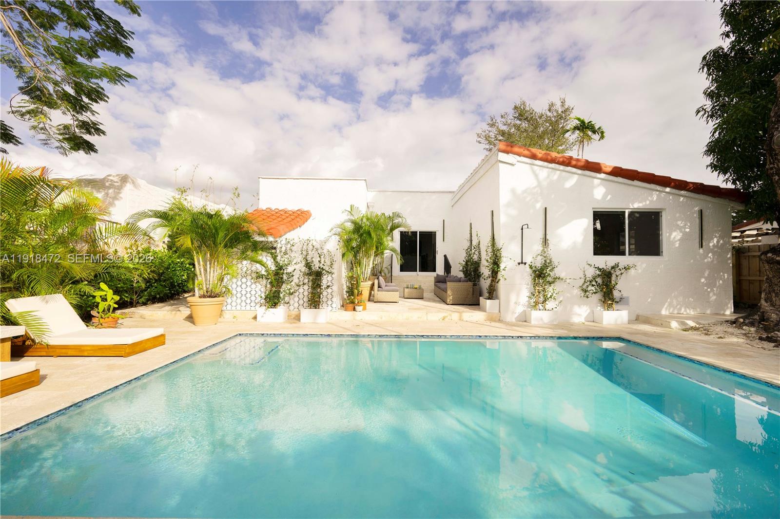 3616 SW 26th St Miami, FL 33133