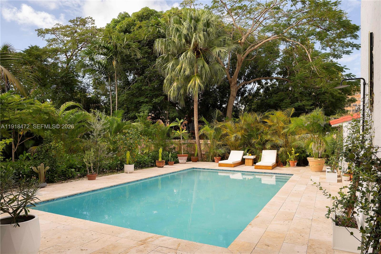 3616 SW 26th St Miami, FL 33133