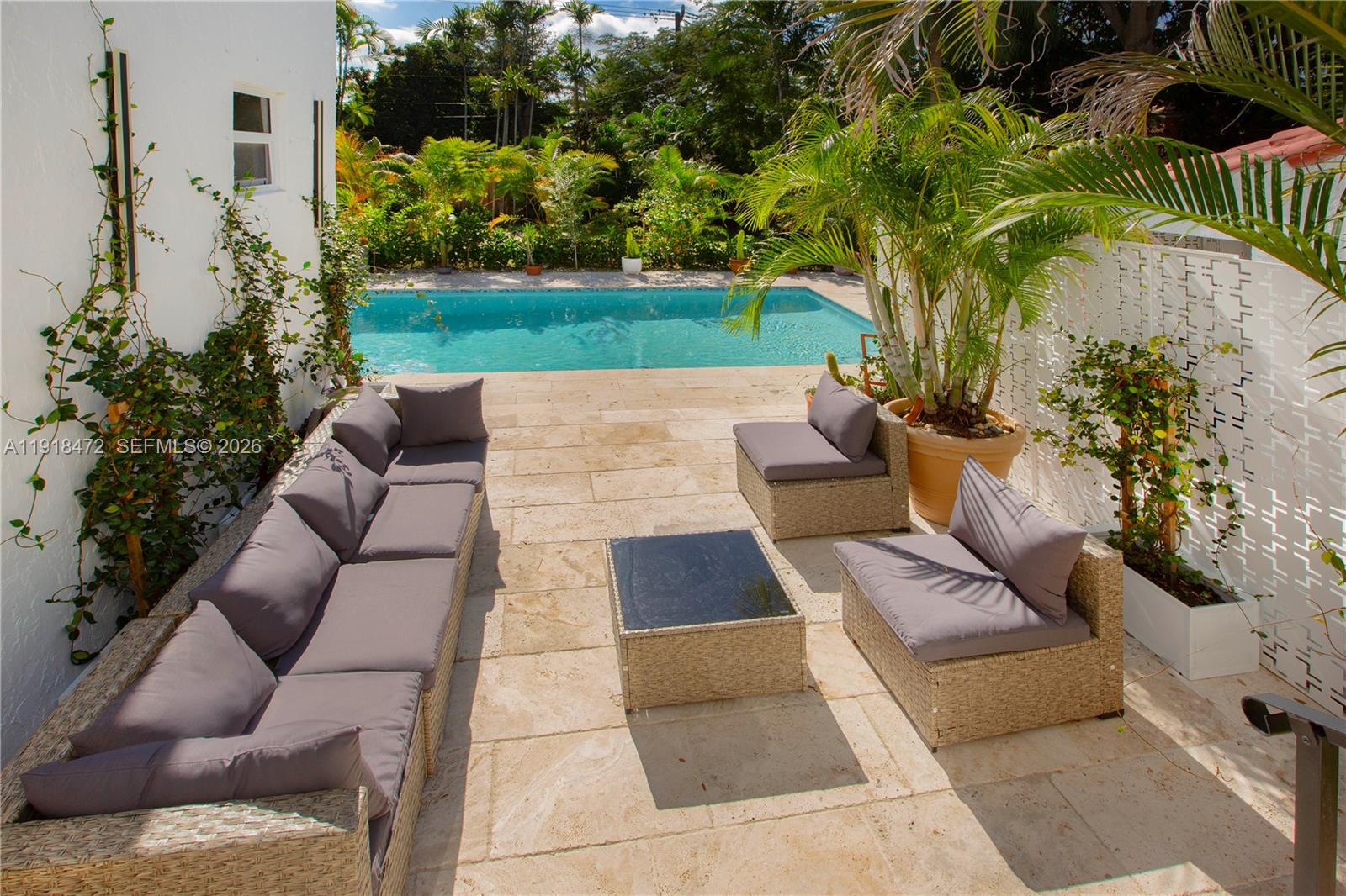 3616 SW 26th St Miami, FL 33133