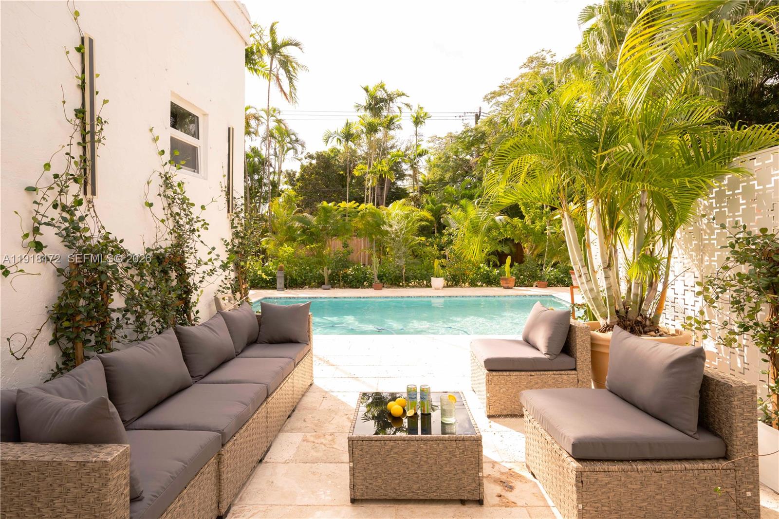 3616 SW 26th St Miami, FL 33133