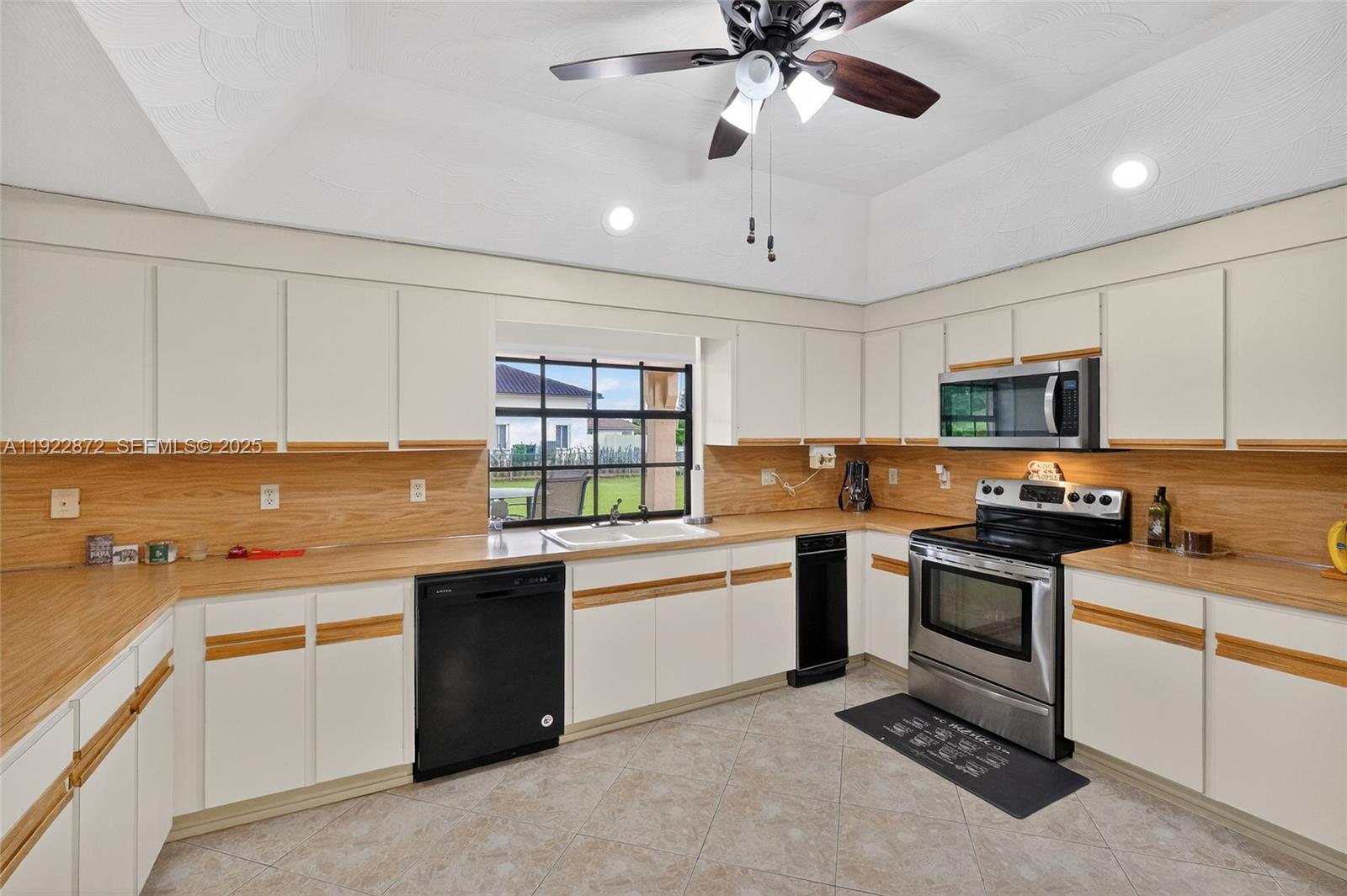 6611 SW 99th Ave Miami, FL 33173