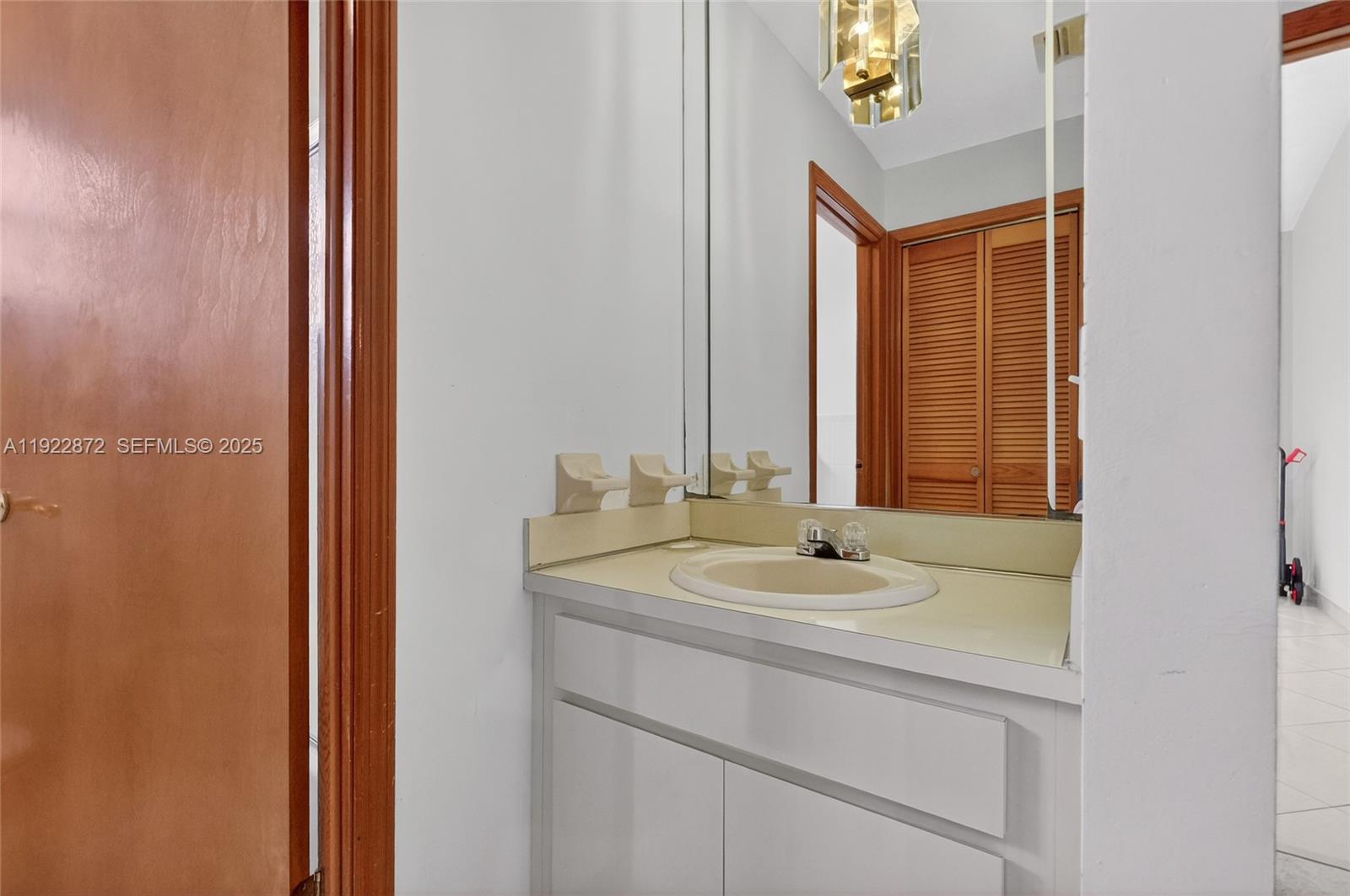 6611 SW 99th Ave Miami, FL 33173