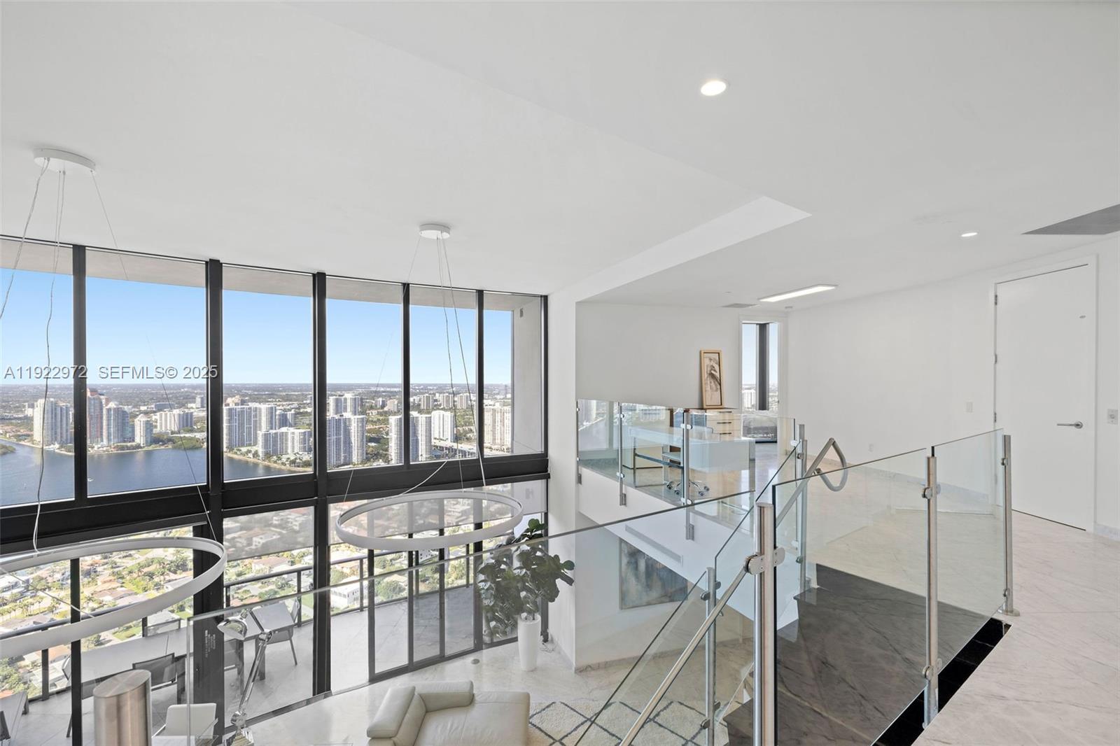 image Porsche Design Tower12