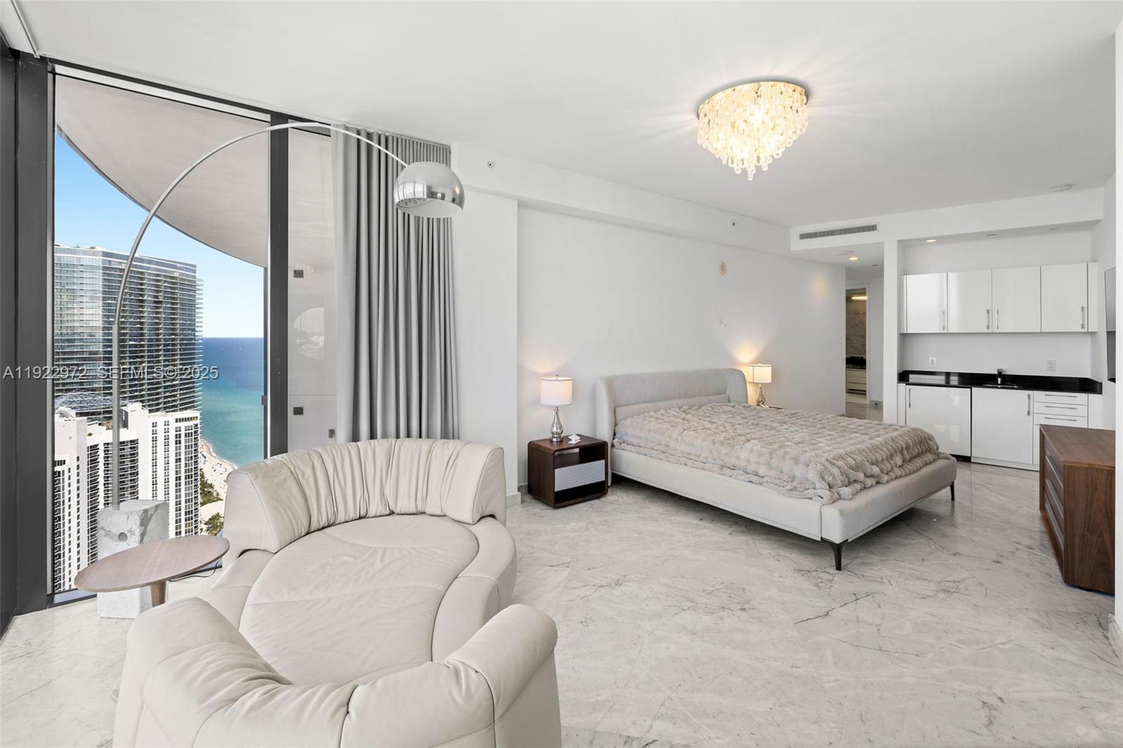 image Porsche Design Tower16