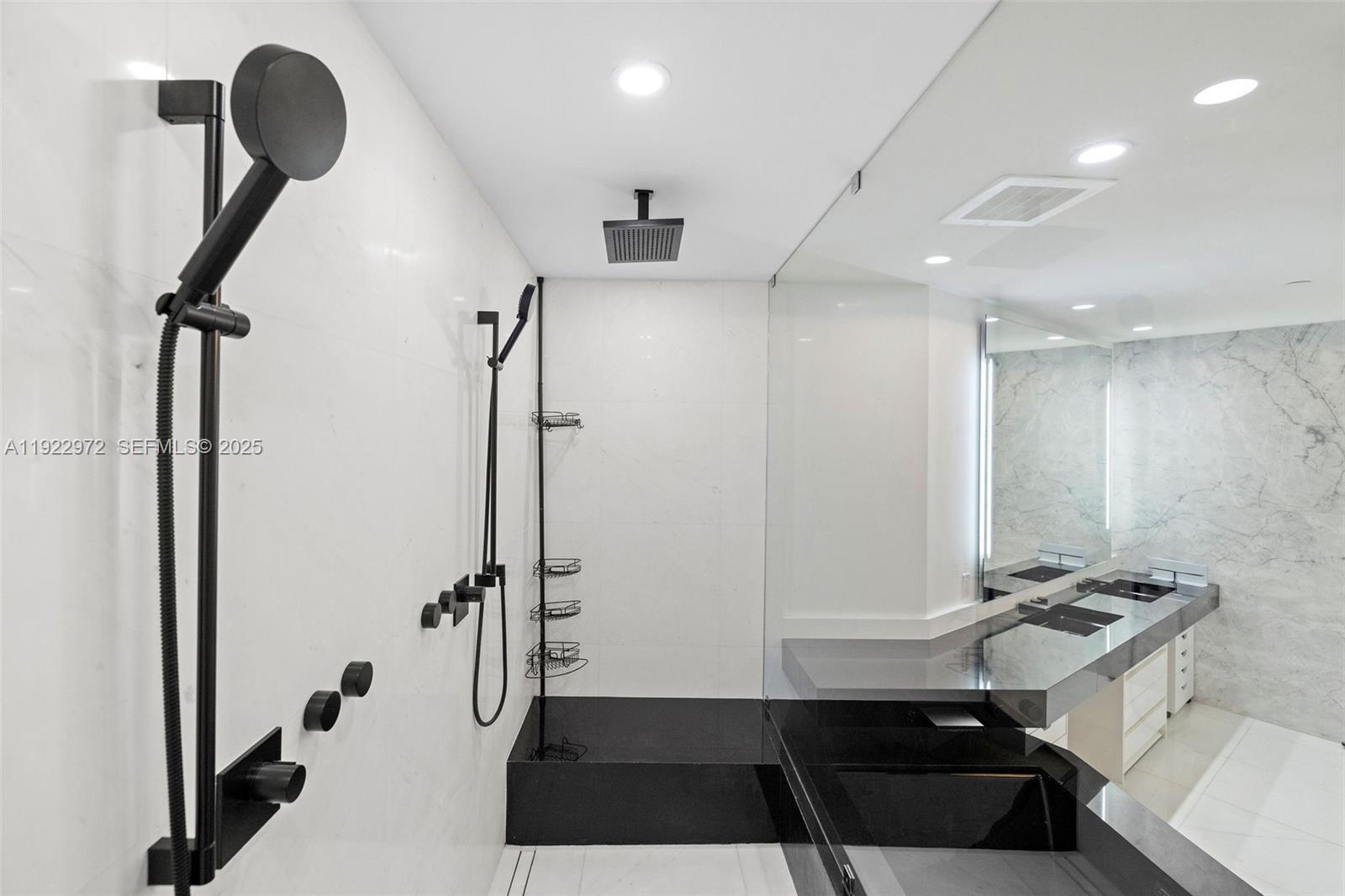 image Porsche Design Tower21