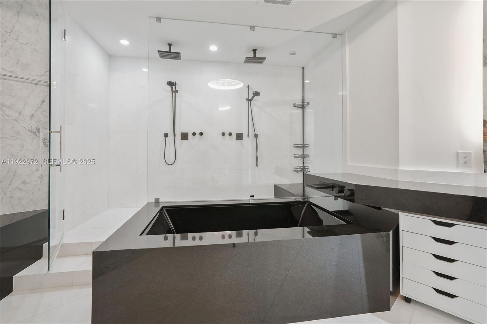 image Porsche Design Tower22