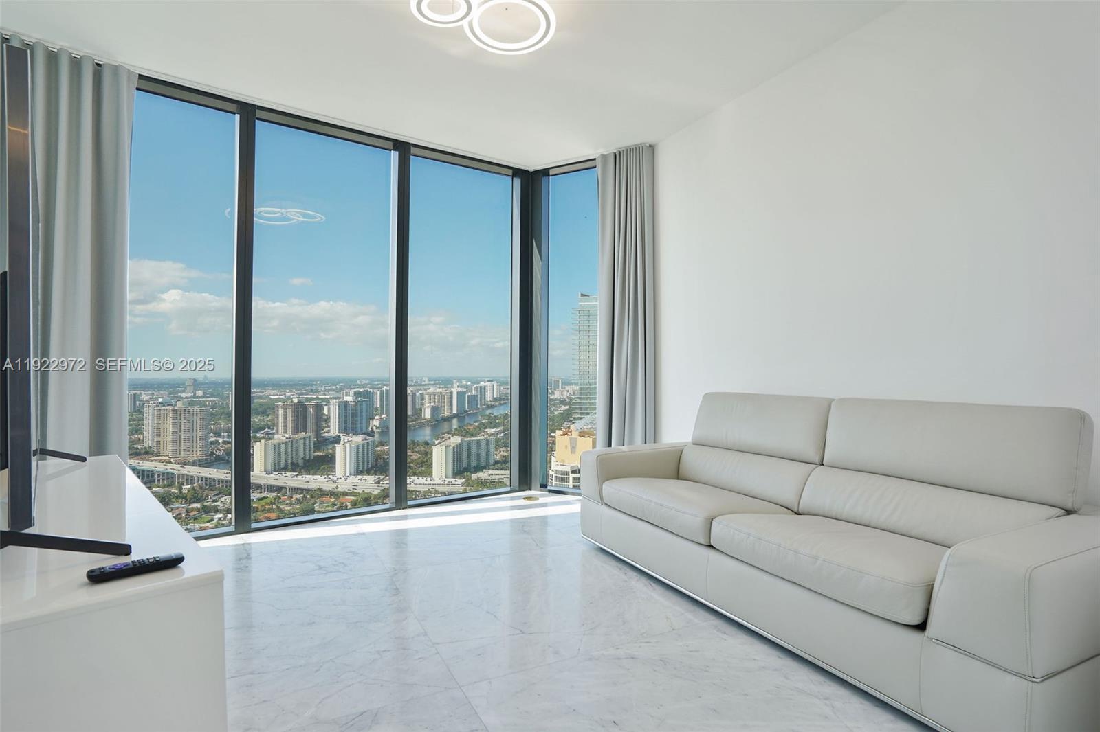 image Porsche Design Tower30