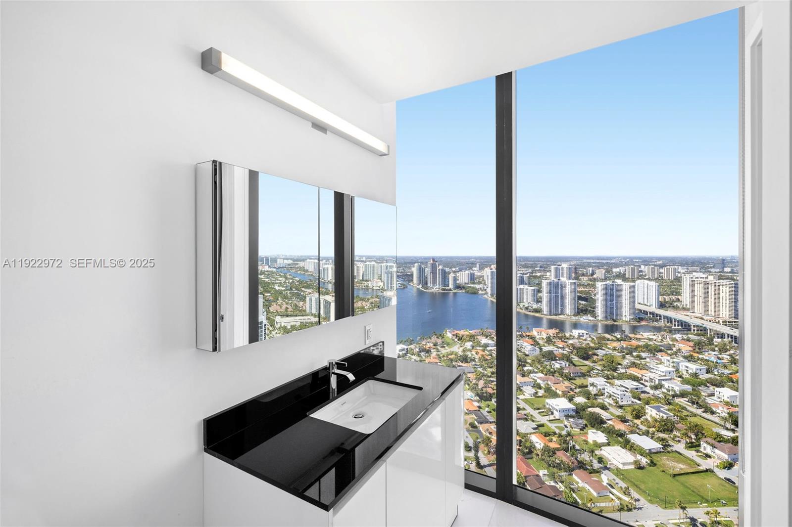 image Porsche Design Tower36