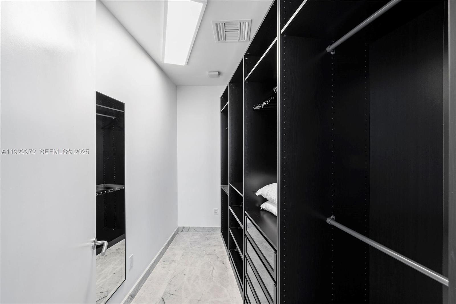 image Porsche Design Tower42