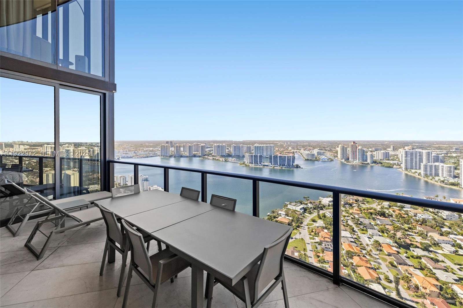 image Porsche Design Tower46