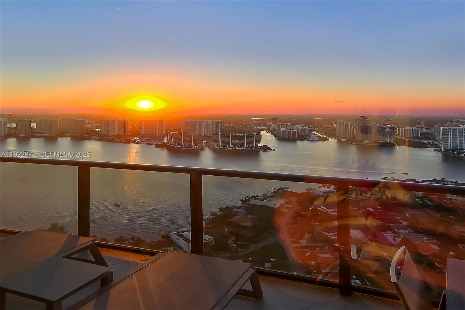 image Porsche Design Tower49