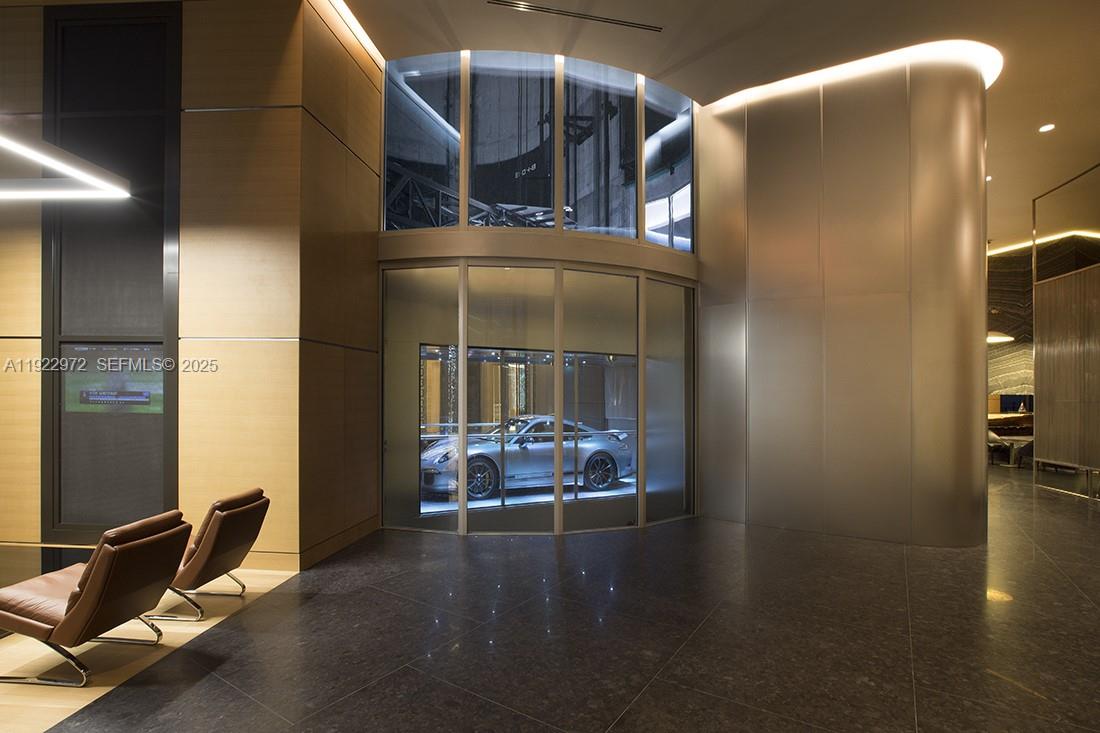 image Porsche Design Tower55