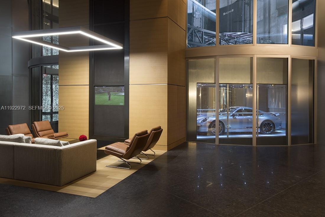 image Porsche Design Tower56