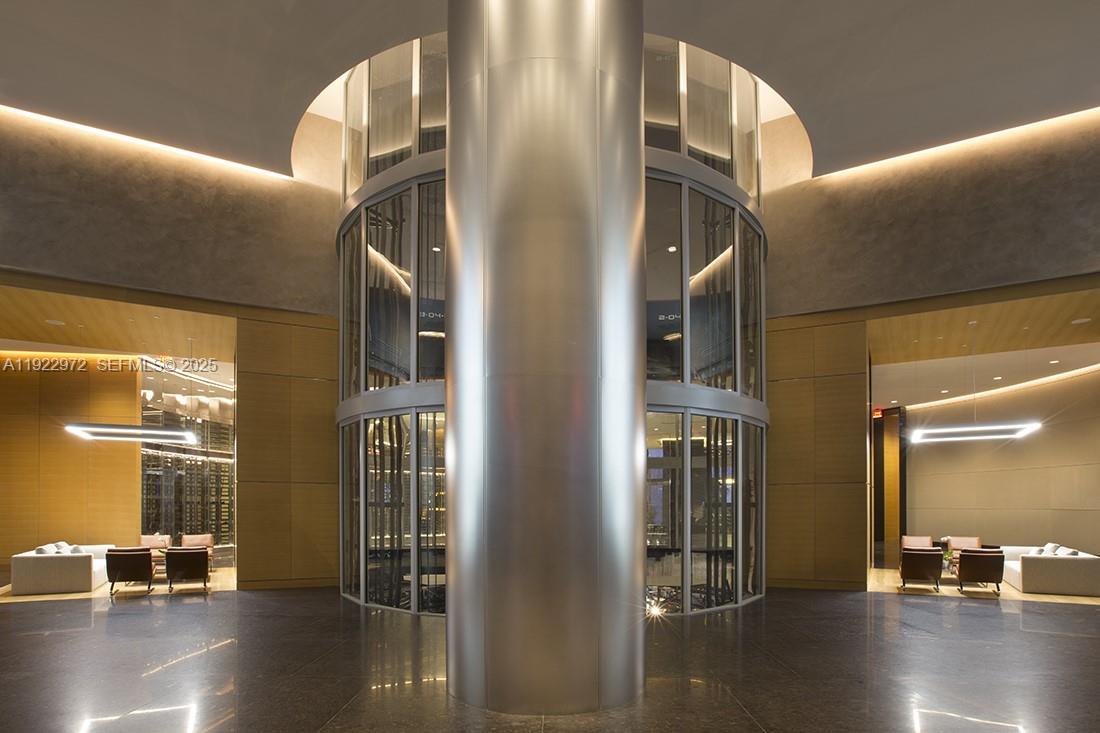 image Porsche Design Tower62