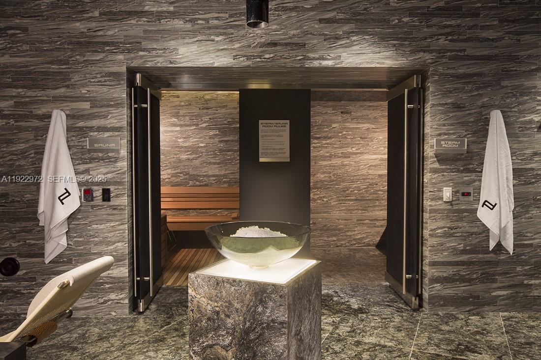 image Porsche Design Tower65