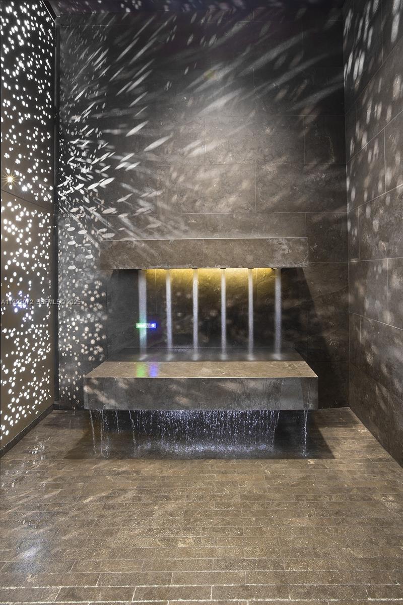 image Porsche Design Tower73