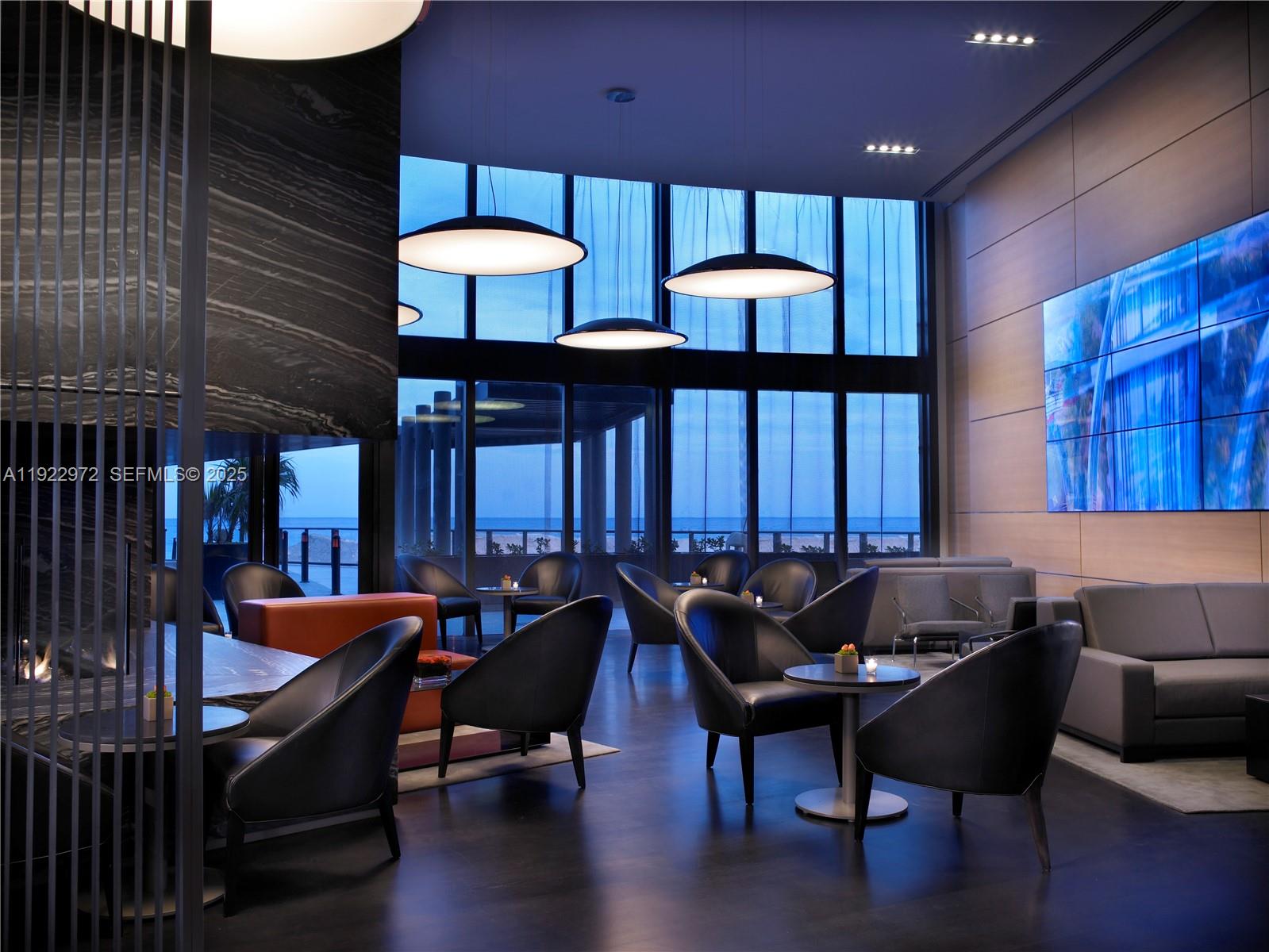 image Porsche Design Tower75