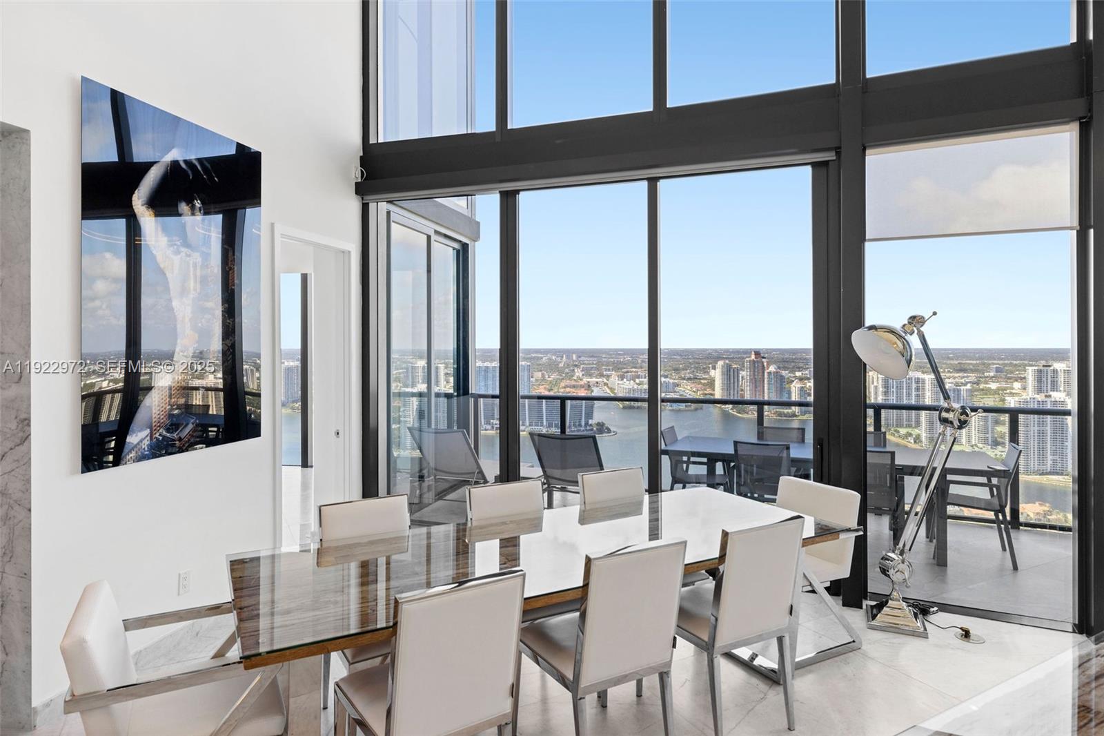 image Porsche Design Tower7