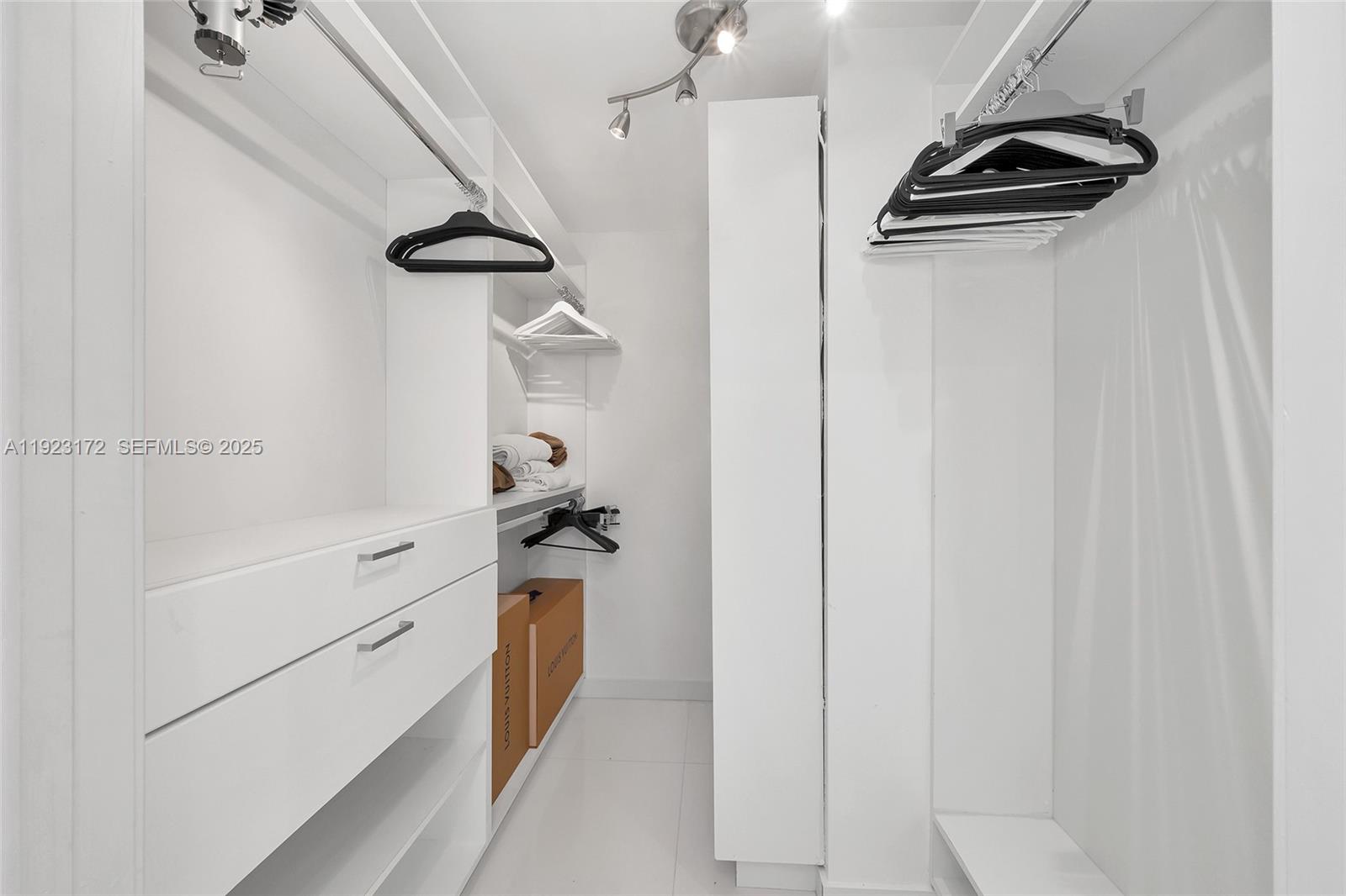 18201 Collins Ave #1002 Sunny Isles Beach, FL 33160