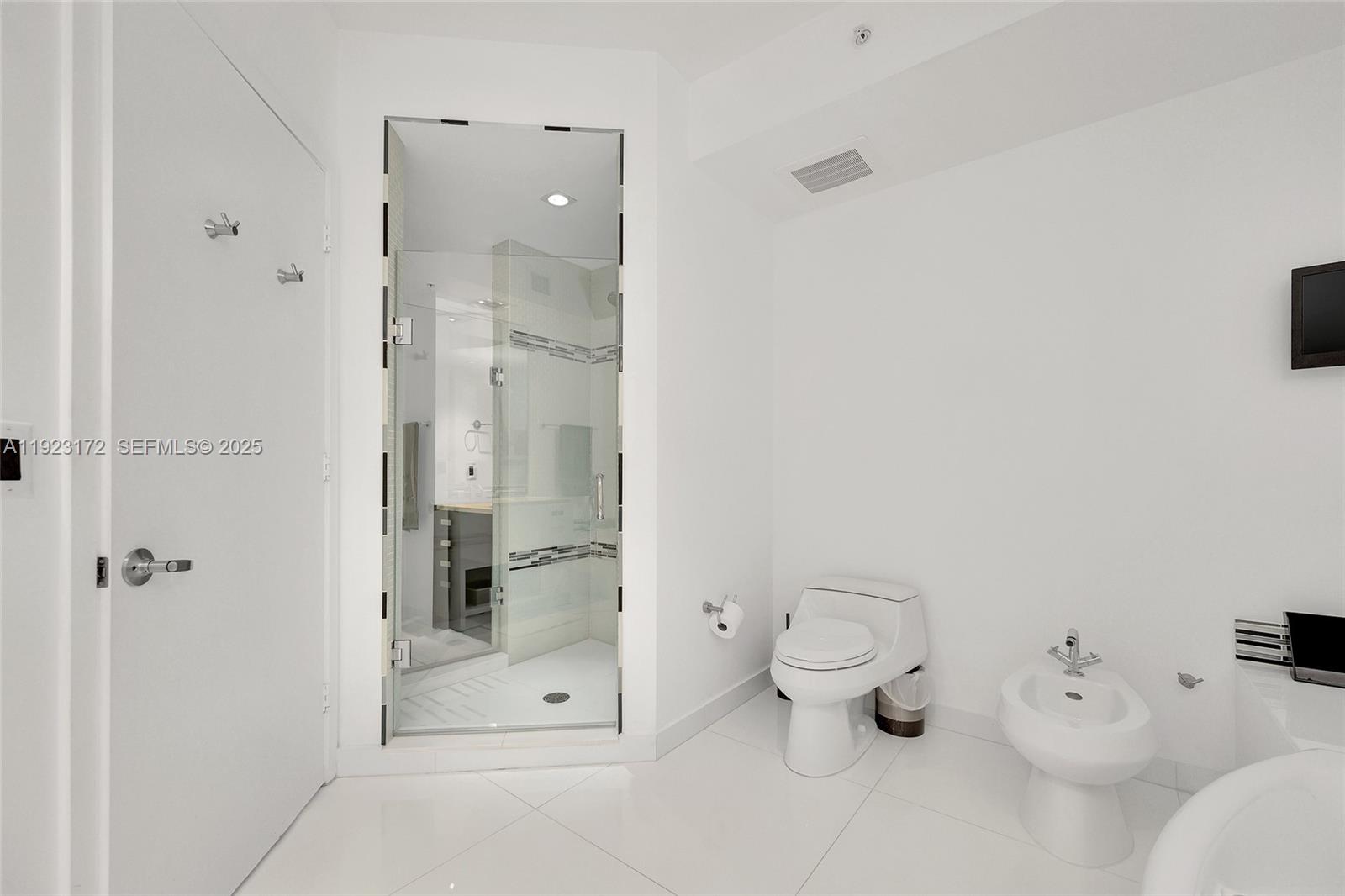 18201 Collins Ave #1002 Sunny Isles Beach, FL 33160