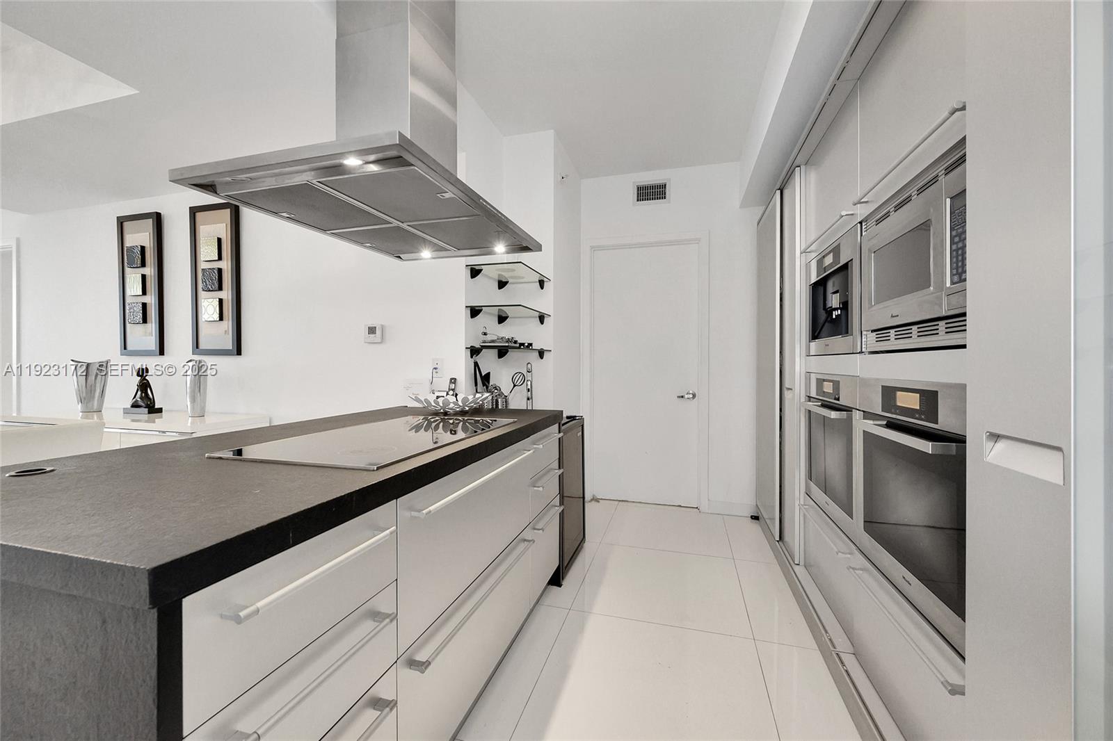 18201 Collins Ave #1002 Sunny Isles Beach, FL 33160